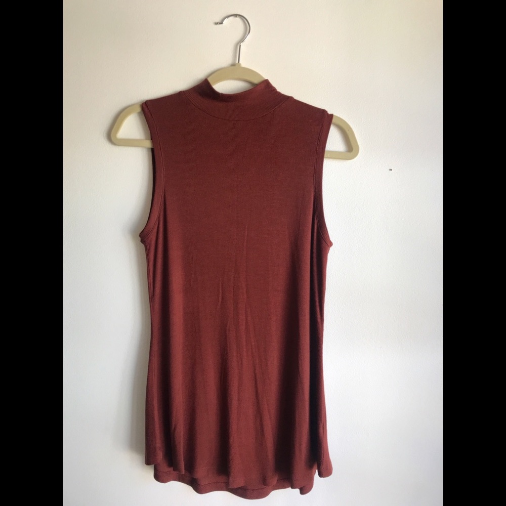 Short, Auburn, sleeveless dress (small)